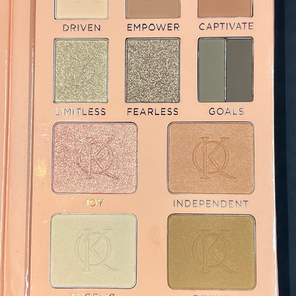 Kenia Ontiveros Glow & Go Kit NBU - Picture 3 of 5